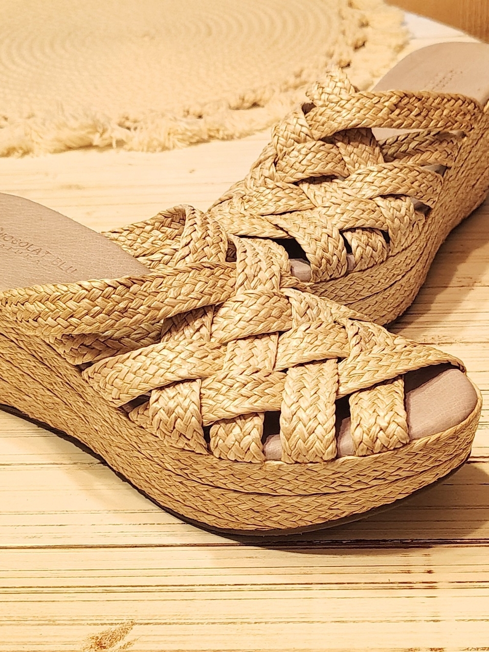 Chocolat Blu Natural Woven Rattan Wedge Slide Sandals. Slim Fit Size 7.5